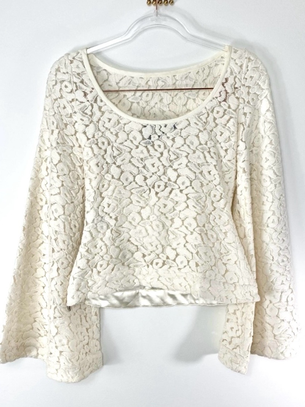 Elizabeth and James Cream Lace Bell Sleeve Top, fully lined with satin NWOT